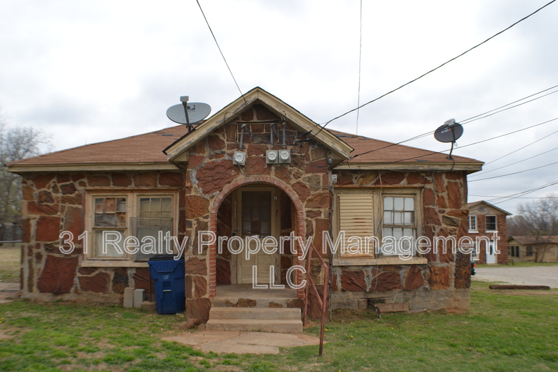 Denison Condo: 2711 W Walker Street