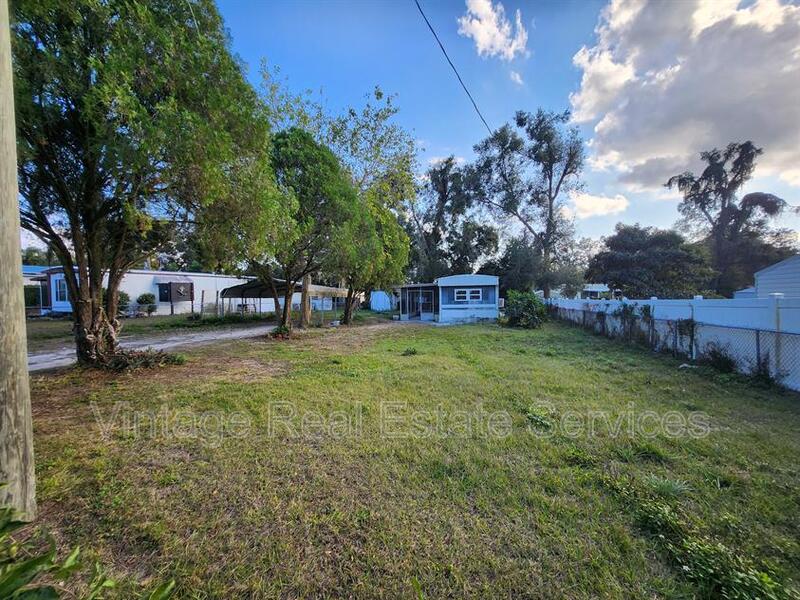 Seffner House: 114 Hillside Drive