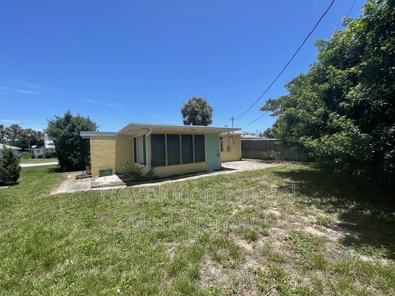 39 Ocean Shore Dr Ormond Beach FL 32176-3544 - Photo 2