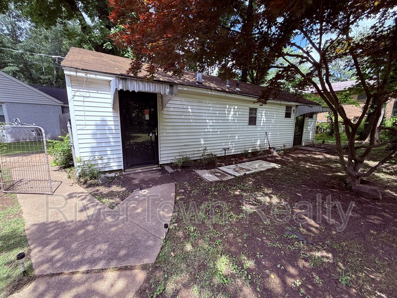 Memphis House: 504 Philwood Cv