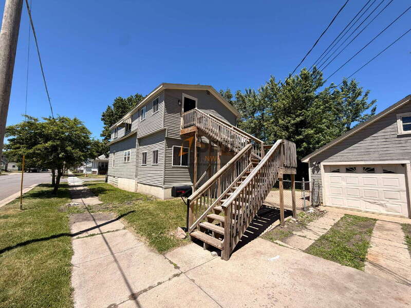 Michigan City Condo: 422 Hoyt Street