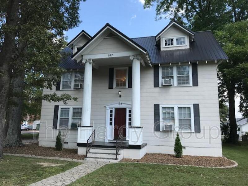 Tullahoma Condo: 107 S Anderson St