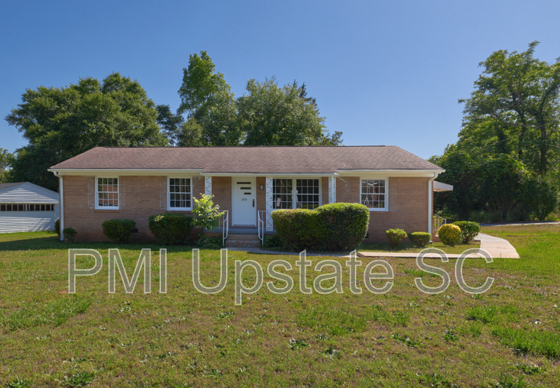 Laurens House: 100 Truman St