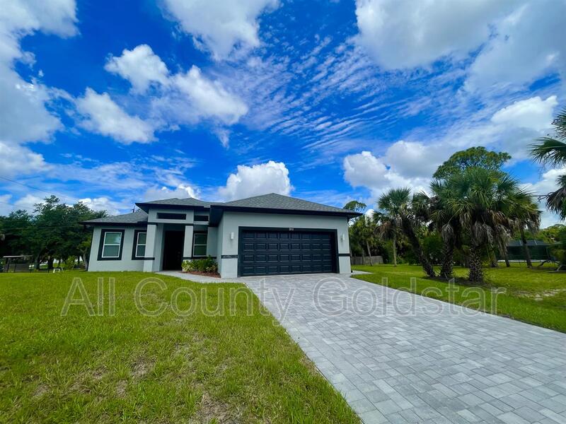 Port Charlotte House: 311 Yule St