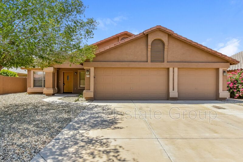 Request a Viewing for 12735 W Edgemont Avenue Tenant Turner