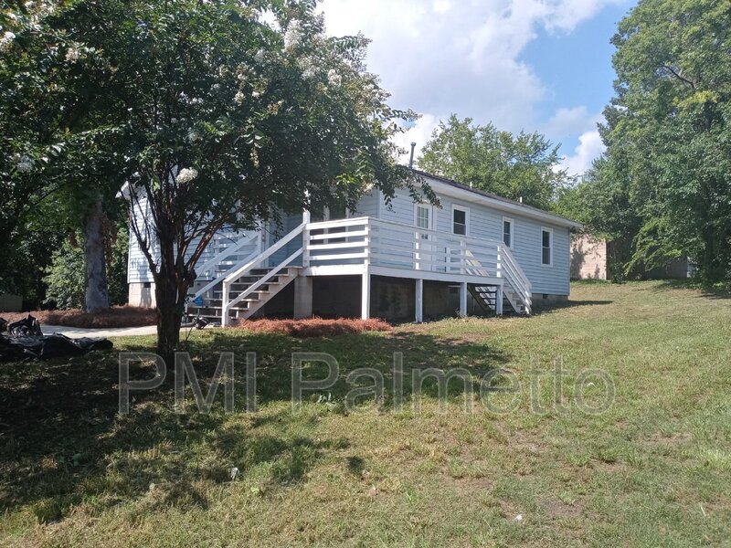 Columbia House: 1016 Walnut St