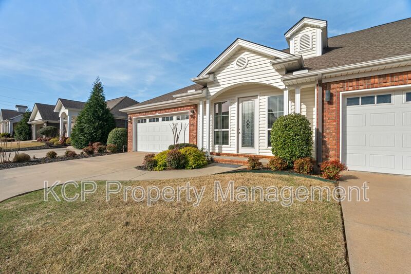 Fort Smith Condo: 17 Jeffrey Way