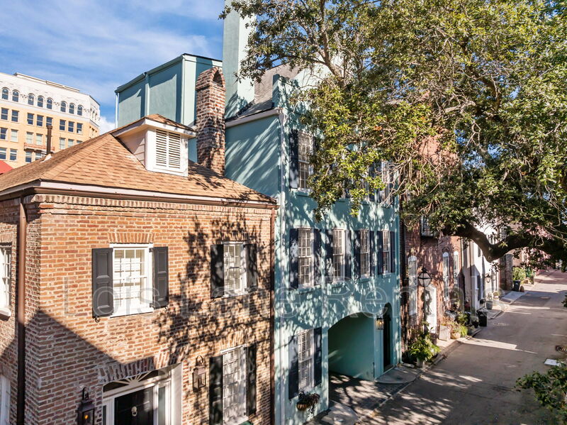 Charleston House: 12 Elliott Street, #A