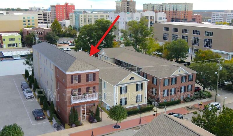 Wilmington House: 212 Red Cross St