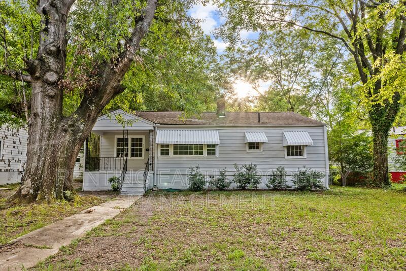 Birmingham House: 576 Sun Valley Rd