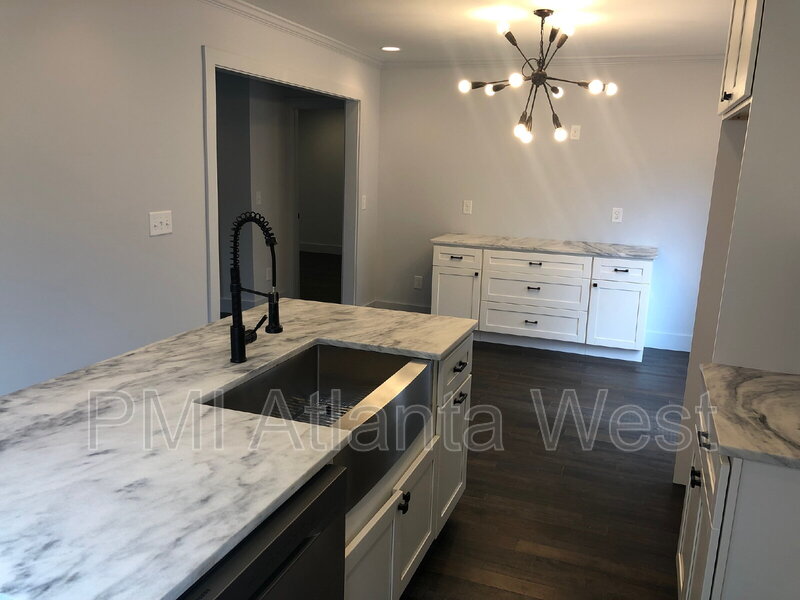 Atlanta House: 874 Rochelle Dr SW