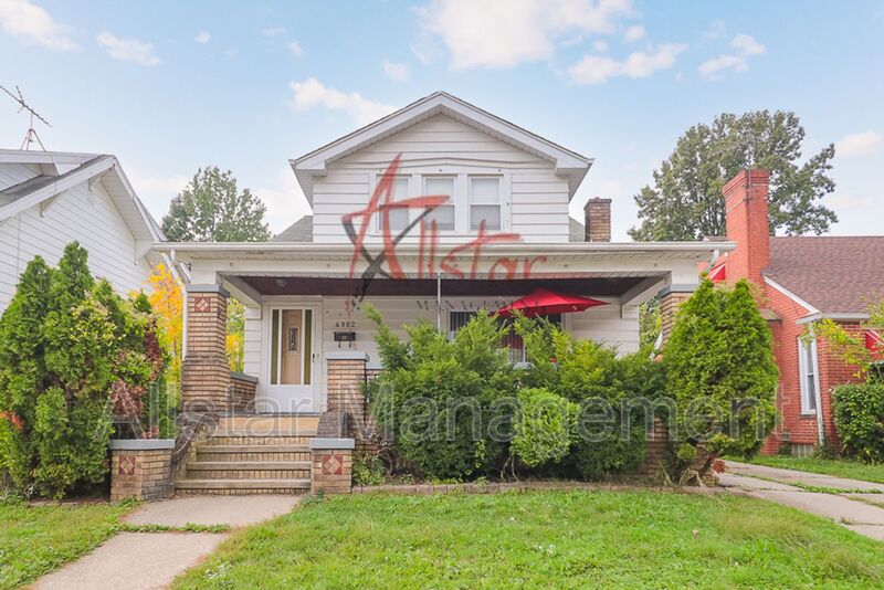 Garfield Heights Condo: 4902 E 109 St