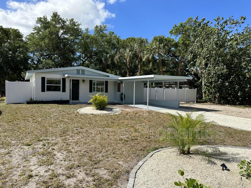 Sarasota House: 2200 Floyd Street