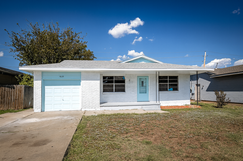 Lawton House: 4659 Northwest Ozmun Avenue