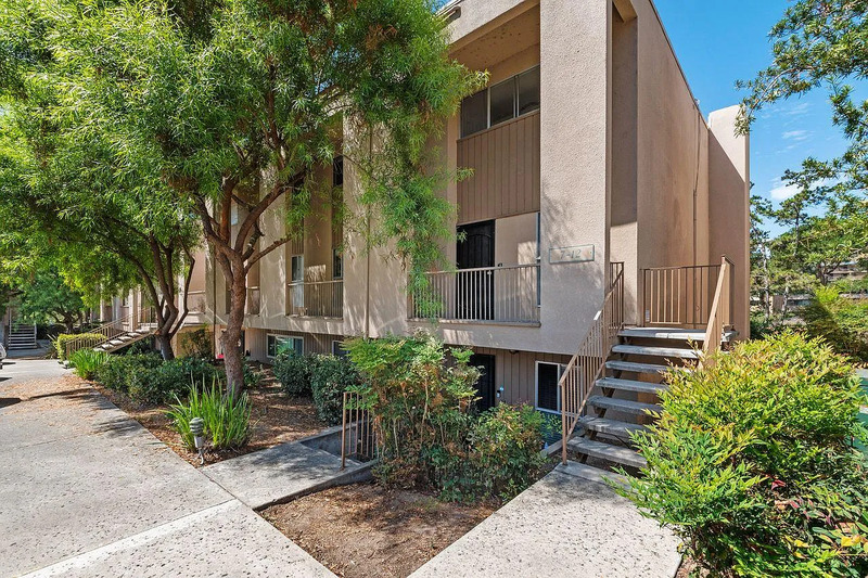 La Mesa Condo: 5700 Baltimore Dr