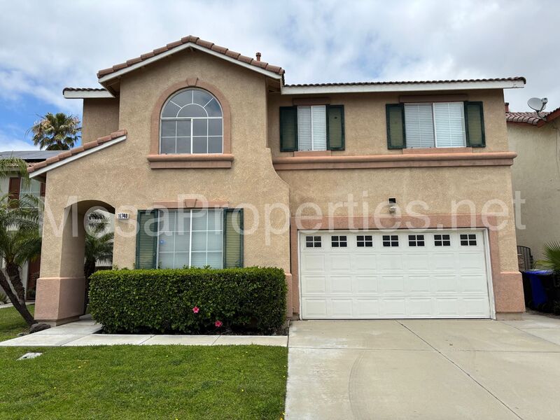 Fontana House: 16740 Inverrary Way