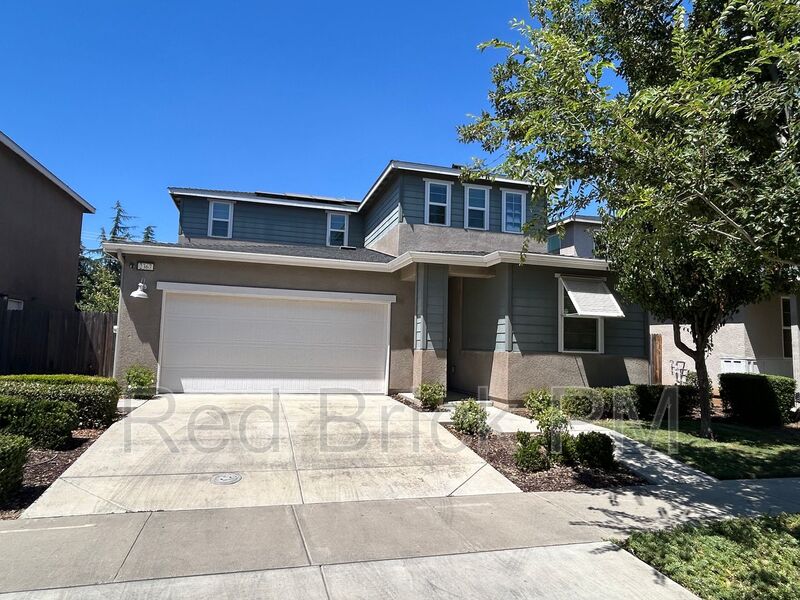 Merced House: 2367 Explorador Dr.