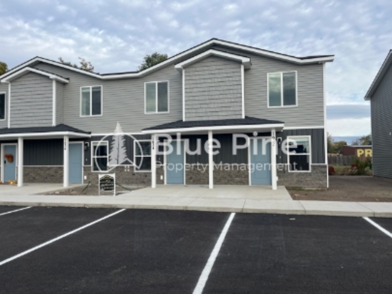Blackfoot Townhome: 1614 Hannah Ln.