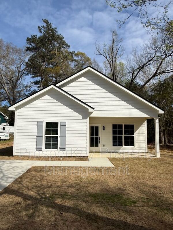 Columbus House: 3825 Mulberry Dr