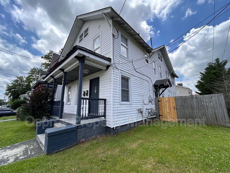 Charming 2-Bedroom Duplex in Portsmouth *ASK ABOUT OUR ZERO DEPOSIT* - Photo 15