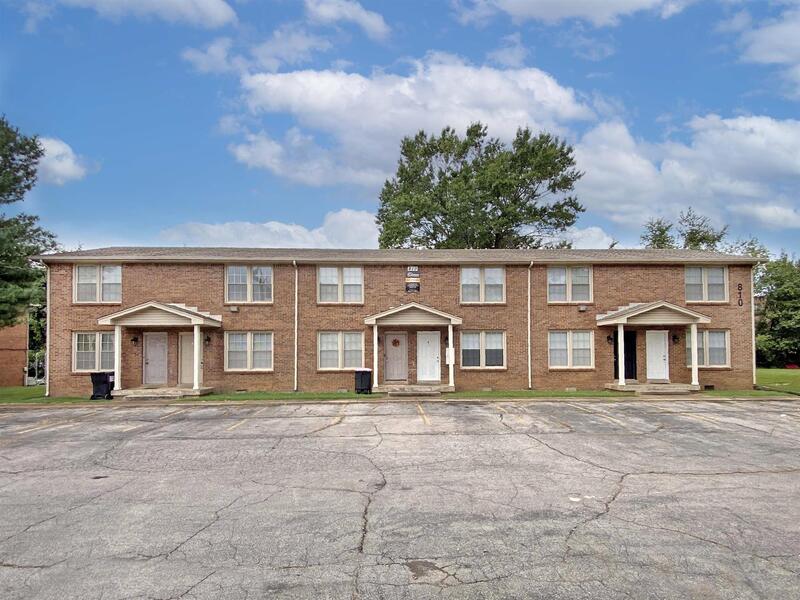 Clarksville Townhome: 810-C Golfview Place