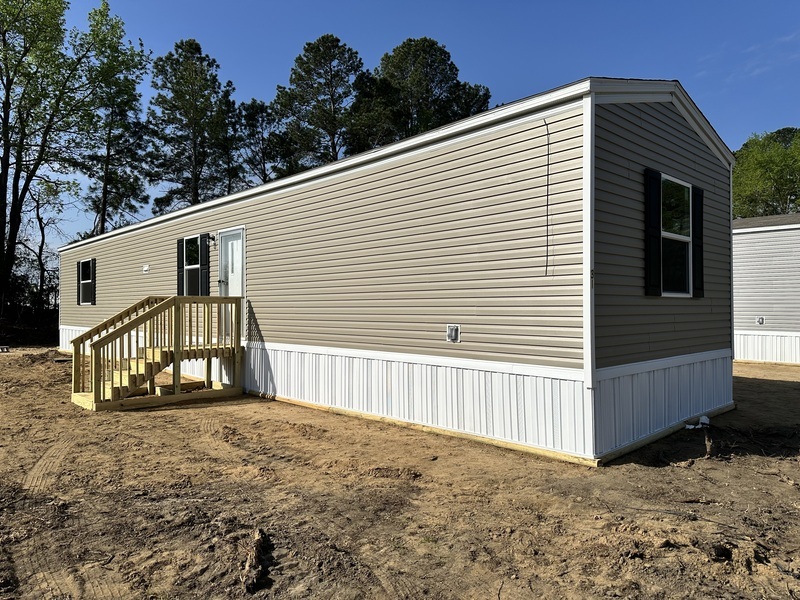 Lumberton House: 3525 E Elizabethtown Rd