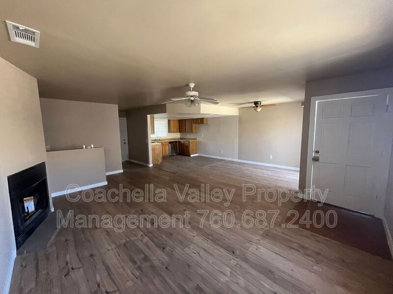 Cathedral City House: 32934 Rancho Vista Dr