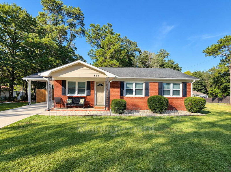Spring Lake House: 815 McNeil St