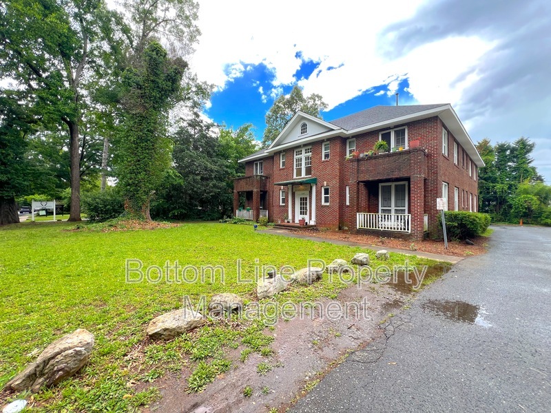 Charlotte Condo: 2108 E 7th St