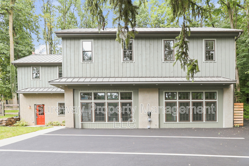 Media Condo: 5567 Pennell Road