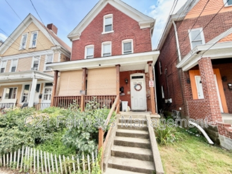 Pitcairn Condo: 427 2nd Street