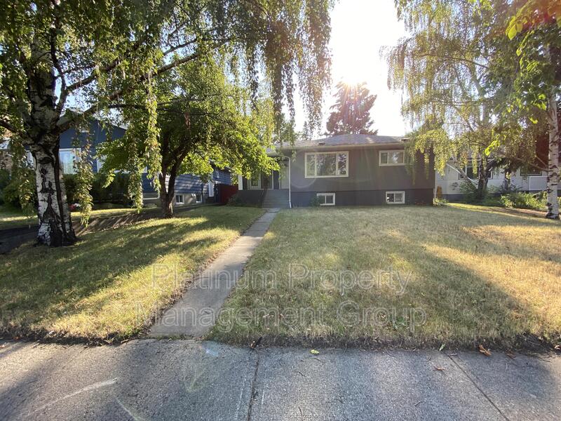 Calgary House: 11 Creston Crescent Northwest