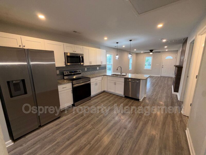 Welcome to this charming 3 bedroom home in Suffolk "ASK ABOUT OUR ZERO DEPOSIT" - Photo 4