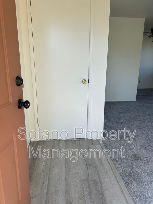 Dixon Condo: 1145 N Lincoln St