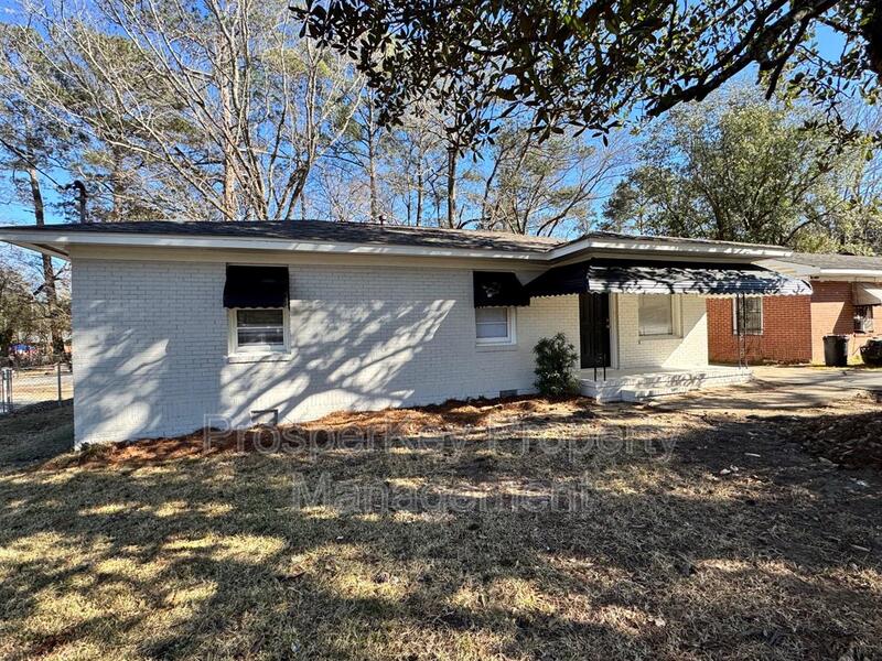 Columbus House: 1480 Brewer Ave