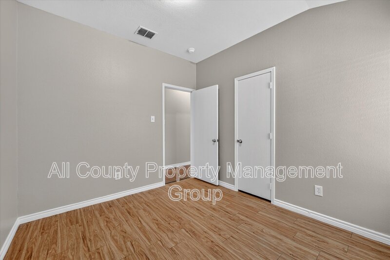 Main Rental Photo 13