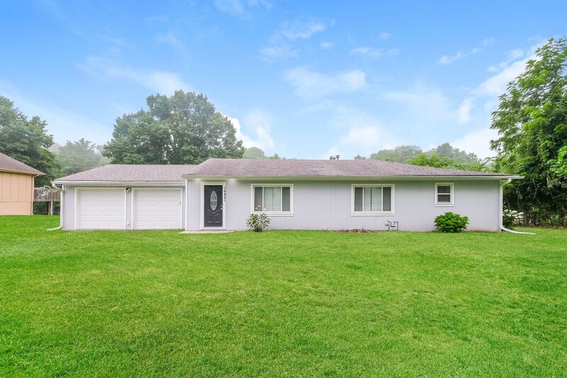 Independence House: 16421 E Crackerneck Rd