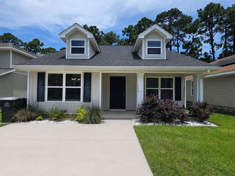 Pensacola House: 358 Cardinal Cove Court