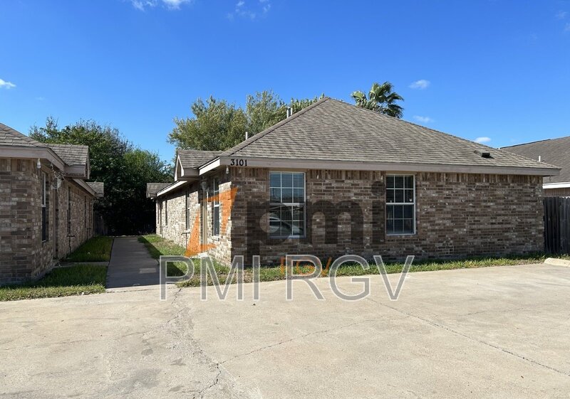 Edinburg Condo: 3101 Carson St