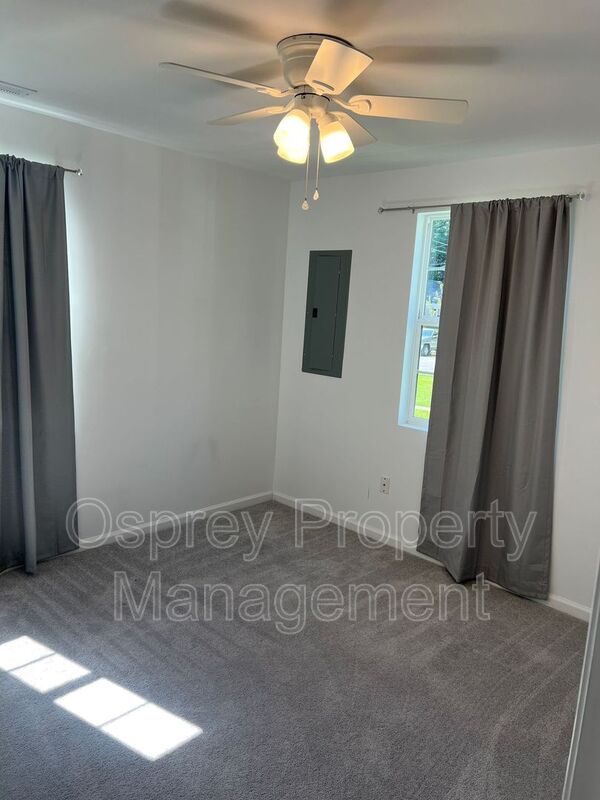 Welcome to this beautiful home located in the heart of Portsmouth 