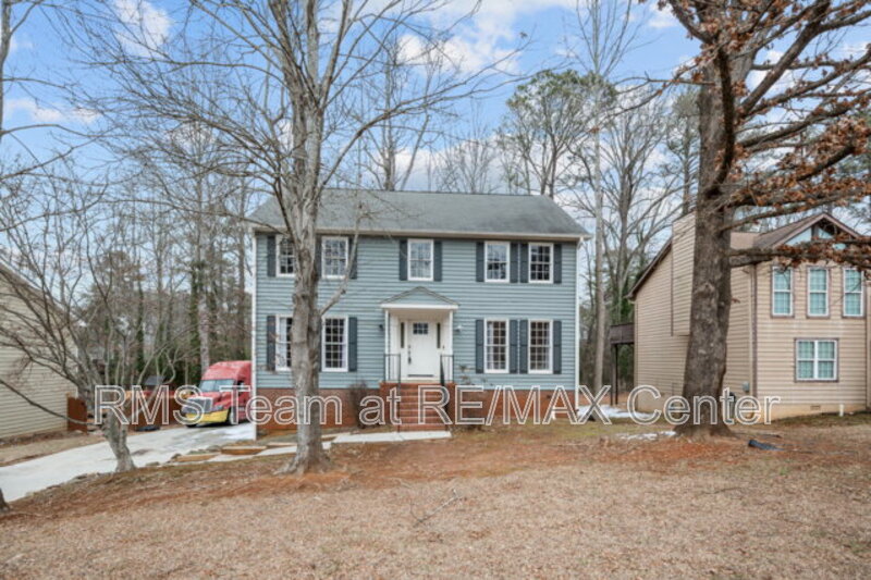 Lawrenceville House: 320 Saint Simons Cv