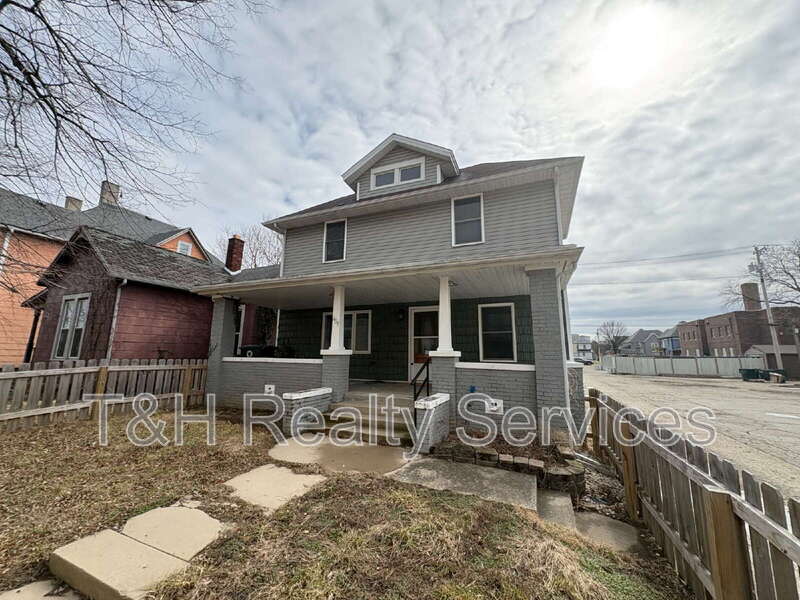 Muncie Condo: 409 West Washington Street