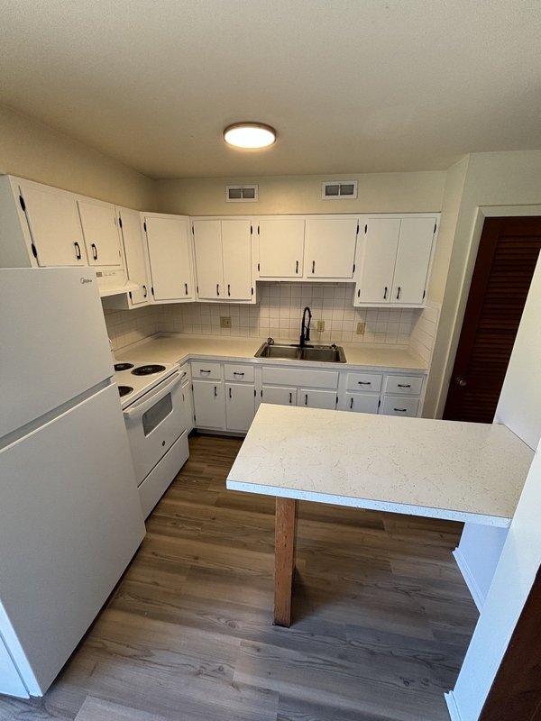 Carbondale Condo: 2014 West Woodriver Drive - 2