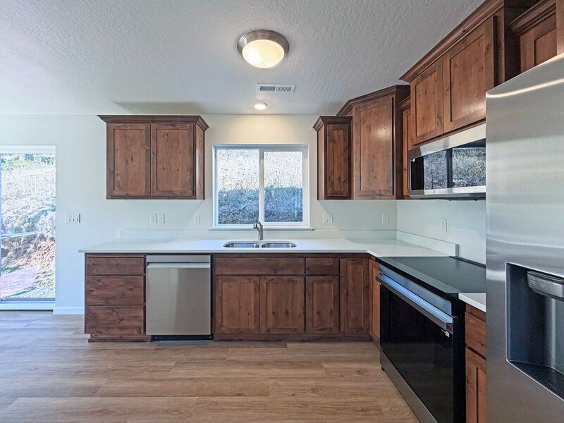 Photo 5 of rental home at 83314 Lorane Hwy