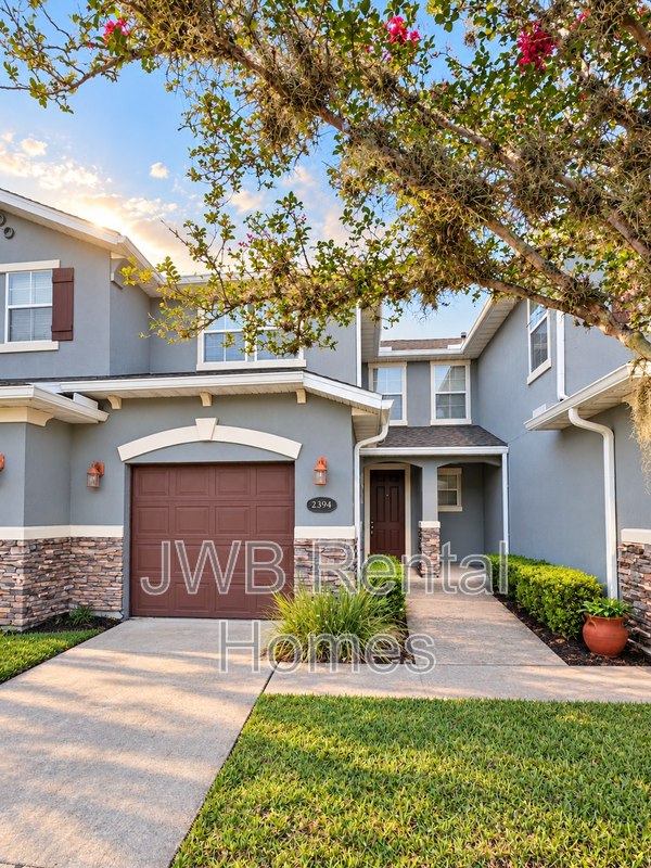 Jacksonville Townhome: 2394 Sunset Bluff Dr