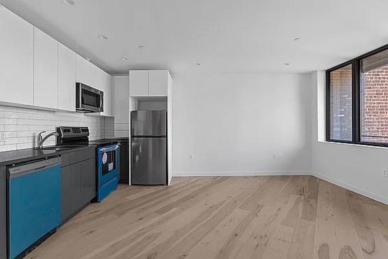 Great Neck House: 88 Cutter Mill Rd