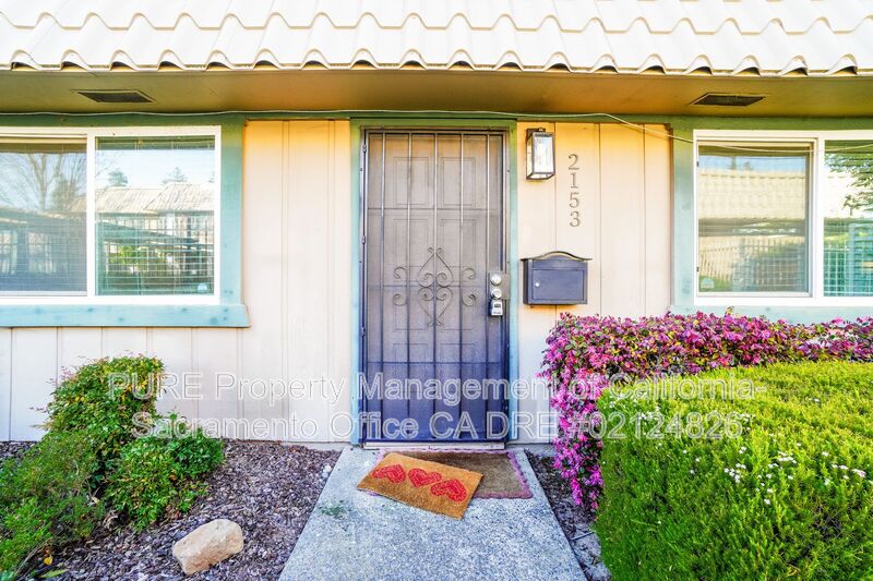 Sacramento House: 2153 Cottage Way