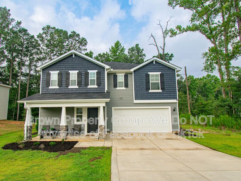 Raeford House: 342 Ledgebrook Ln