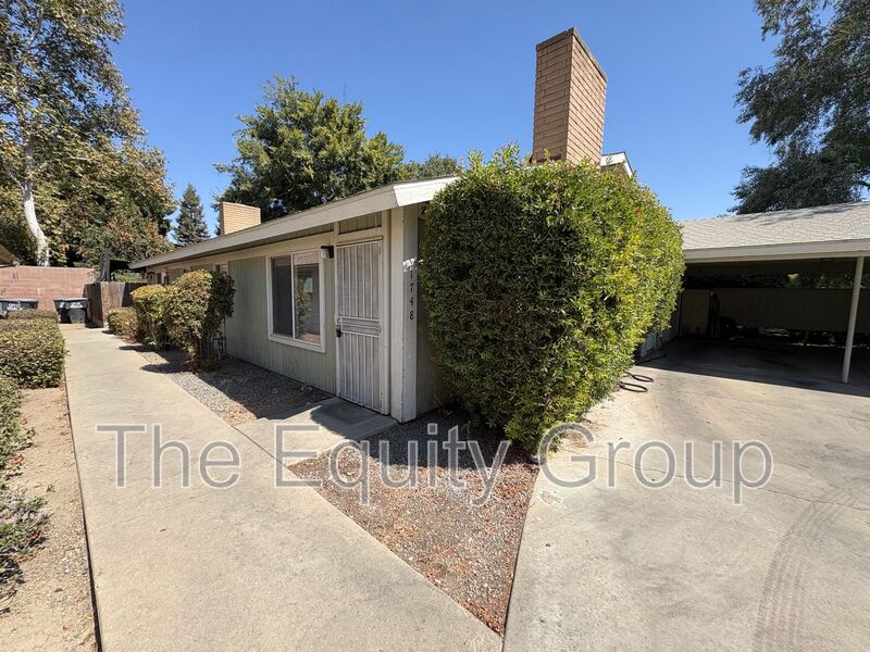 Visalia House: 1748 East Laura Avenue