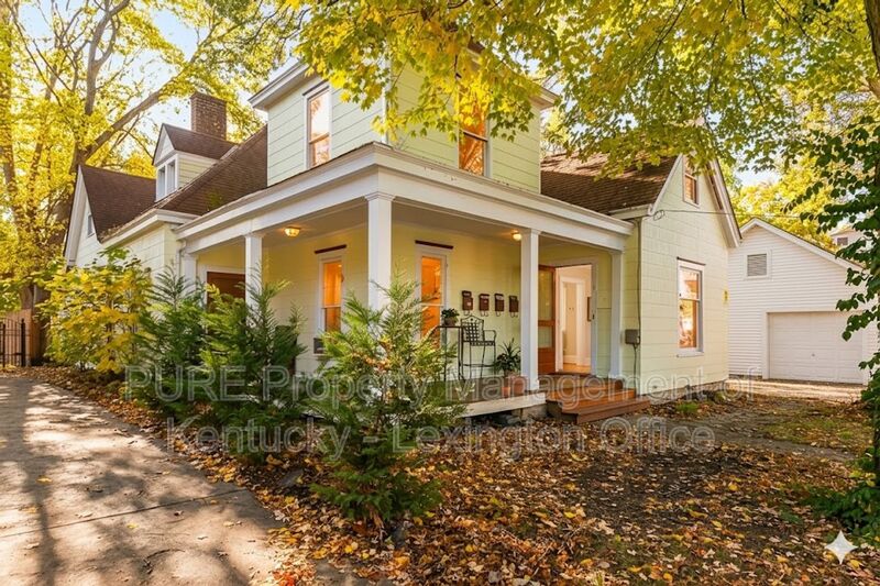 Lexington Condo: 168 Woodland Ave